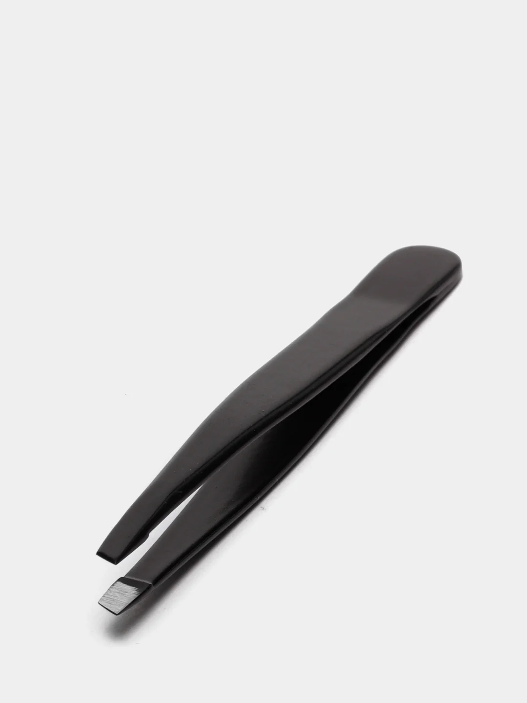 Пинцет скошенный для бровей Staleks Pro Expert 11 type 4b (11/4), черный