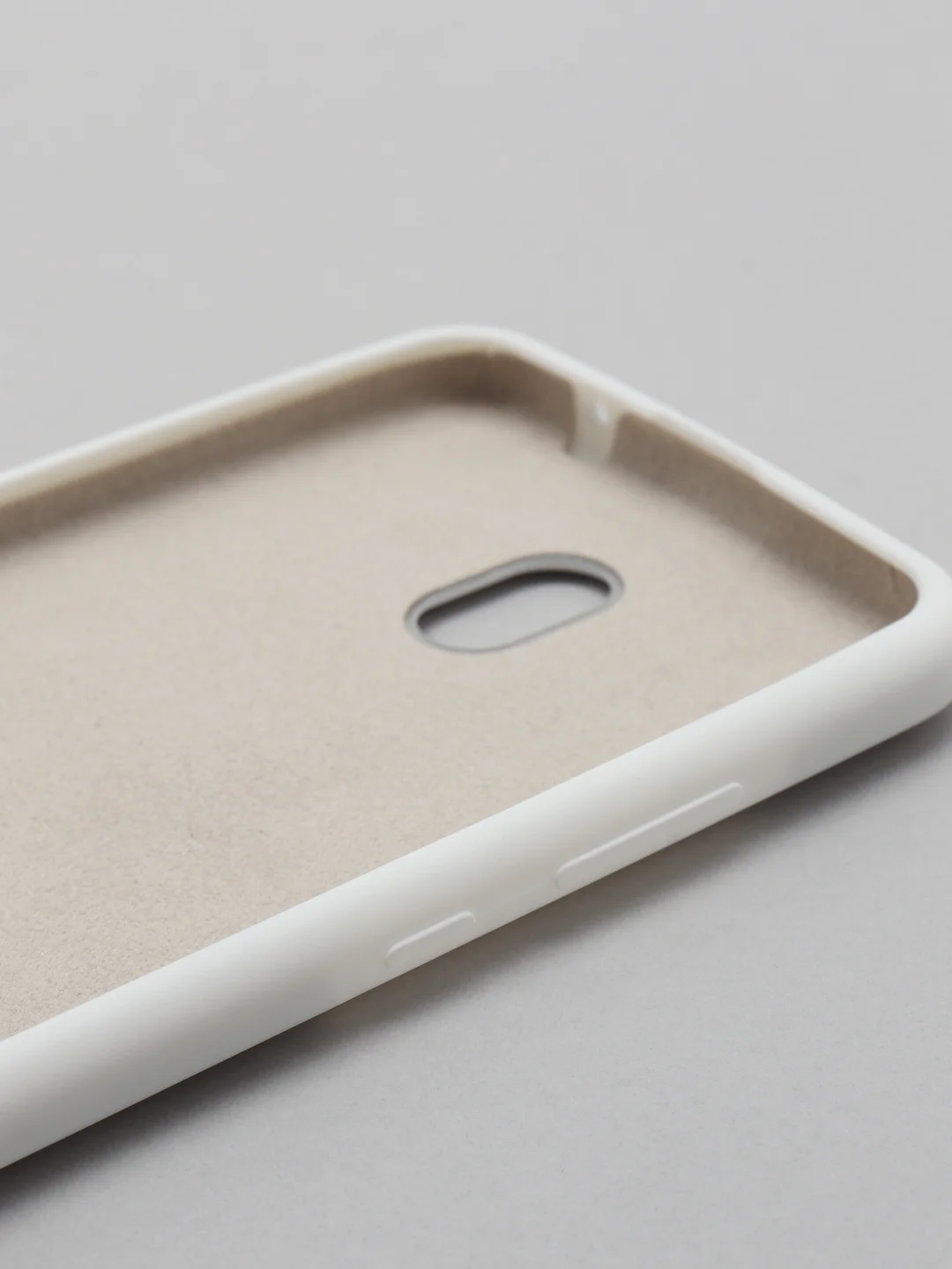 Белый чехол силиконовый Silicone Cover Case для Xiaomi Redmi 8, 8A