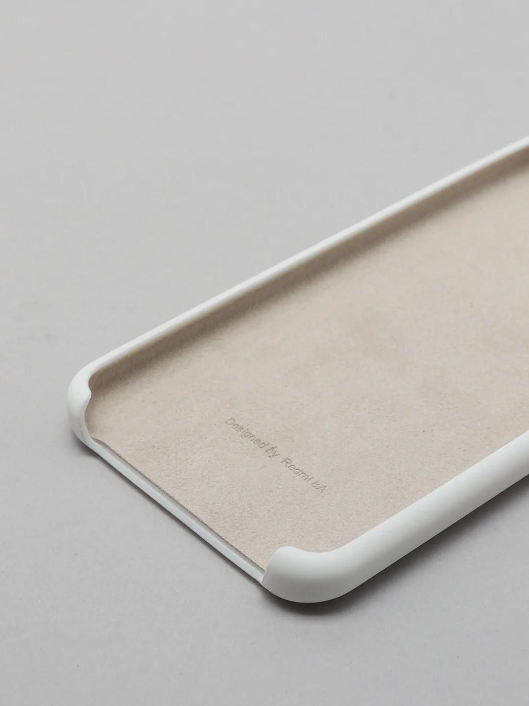 Белый чехол силиконовый Silicone Cover Case для Xiaomi Redmi 8, 8A