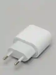 Зарядное устройство-адаптер USB-C для Apple/iPhone (Type-C, 20W, PD)