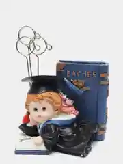 Зажим "Школьник с книгой"