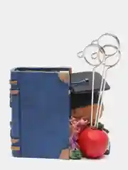 Зажим "Школьник с книгой"