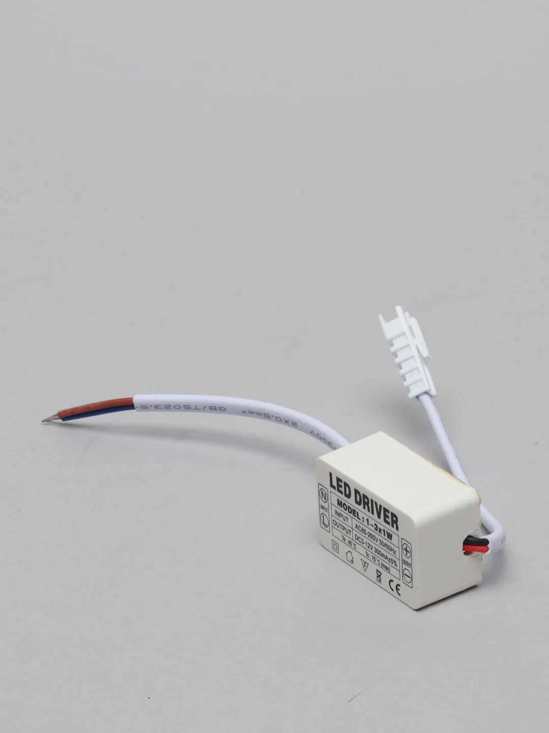 Светодиодный драйвер (220V, 3W, 3-12V, 280-300mA). Для 1-3 штук 1W светодиодов