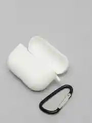 Белый силиконовый чехол для наушников AirPods Pro с карабином