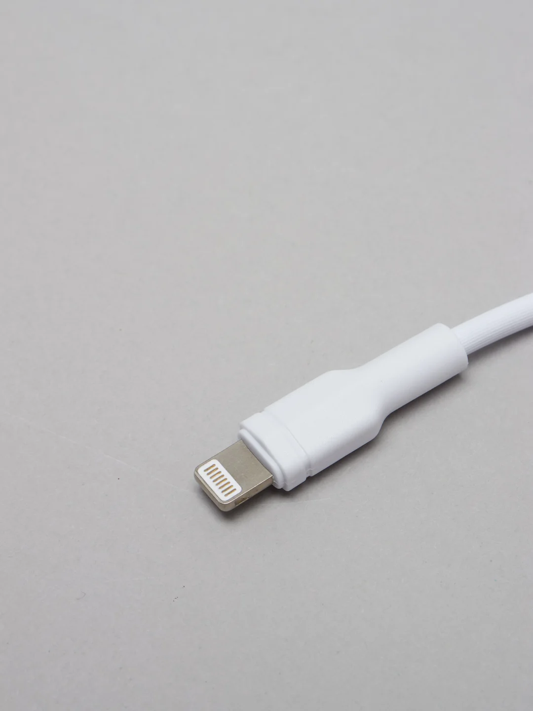 Кабель USB - 8 pin FaisON BX1 EZSync, 1 м, круглый, 2.1A
