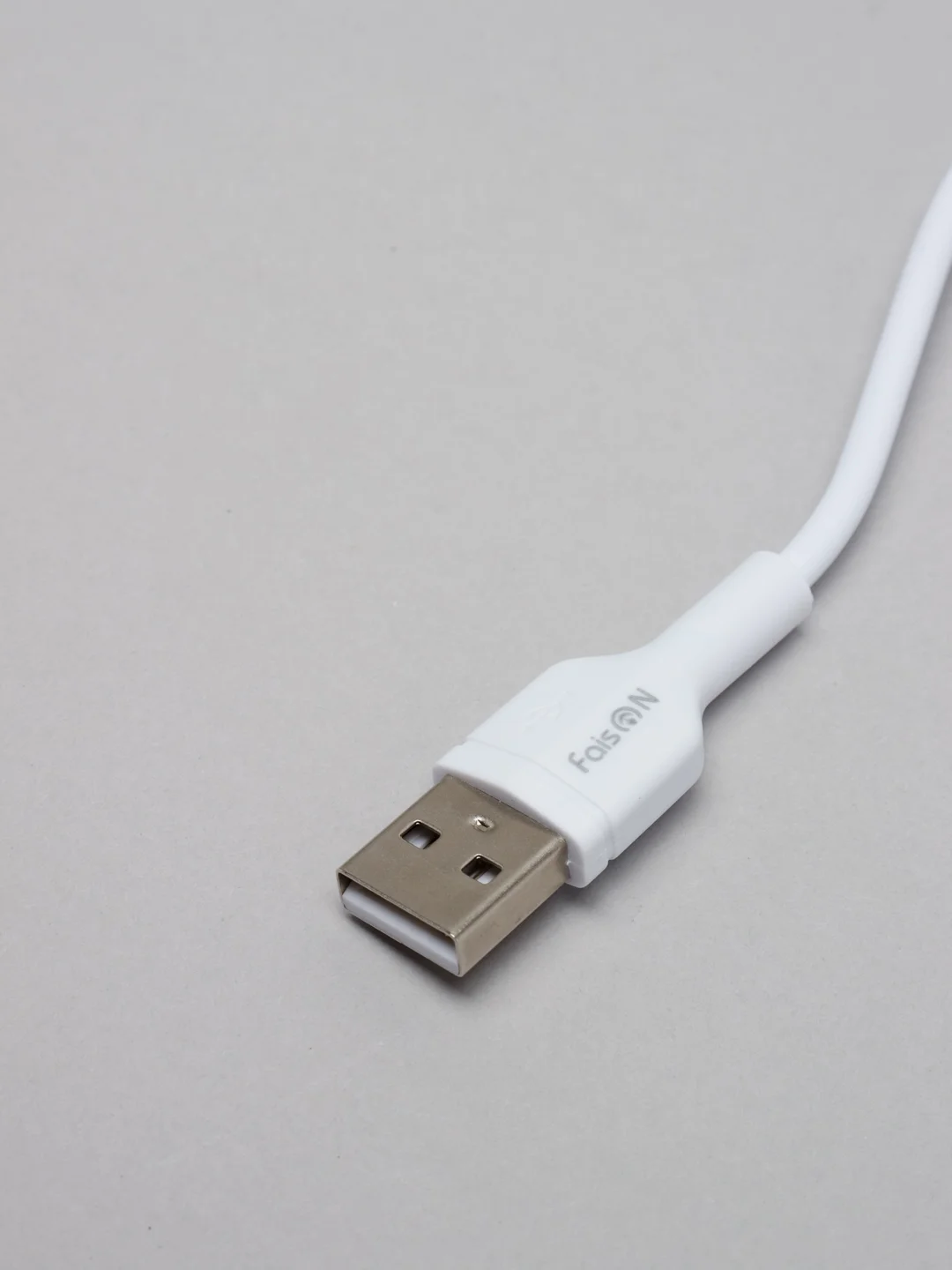 Кабель USB - 8 pin FaisON BX1 EZSync, 1 м, круглый, 2.1A