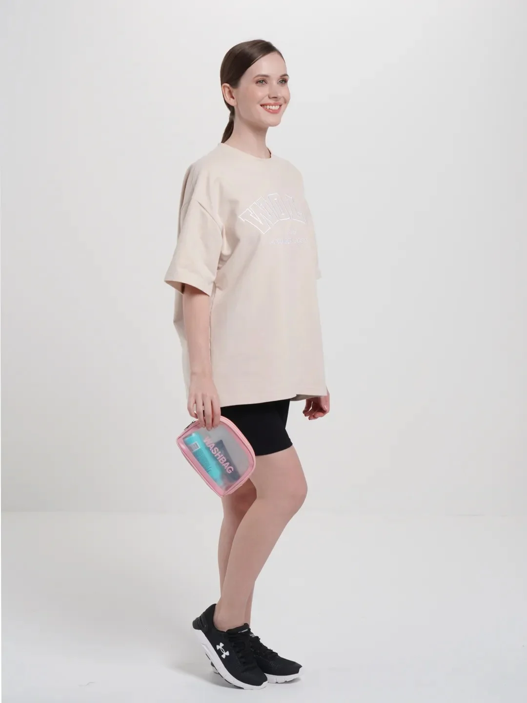 Розовый косметичка прозрачная WashBag