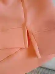 Розовый свитшот с вышитой надписью