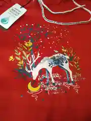 Толстовка с принтом и капюшоном