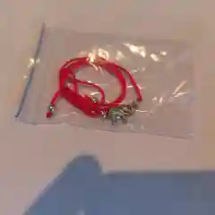 Угольный браслет "Красная нить"