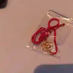 Хром браслет красная нить