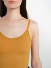 Желтый топ спортивный удлиненный