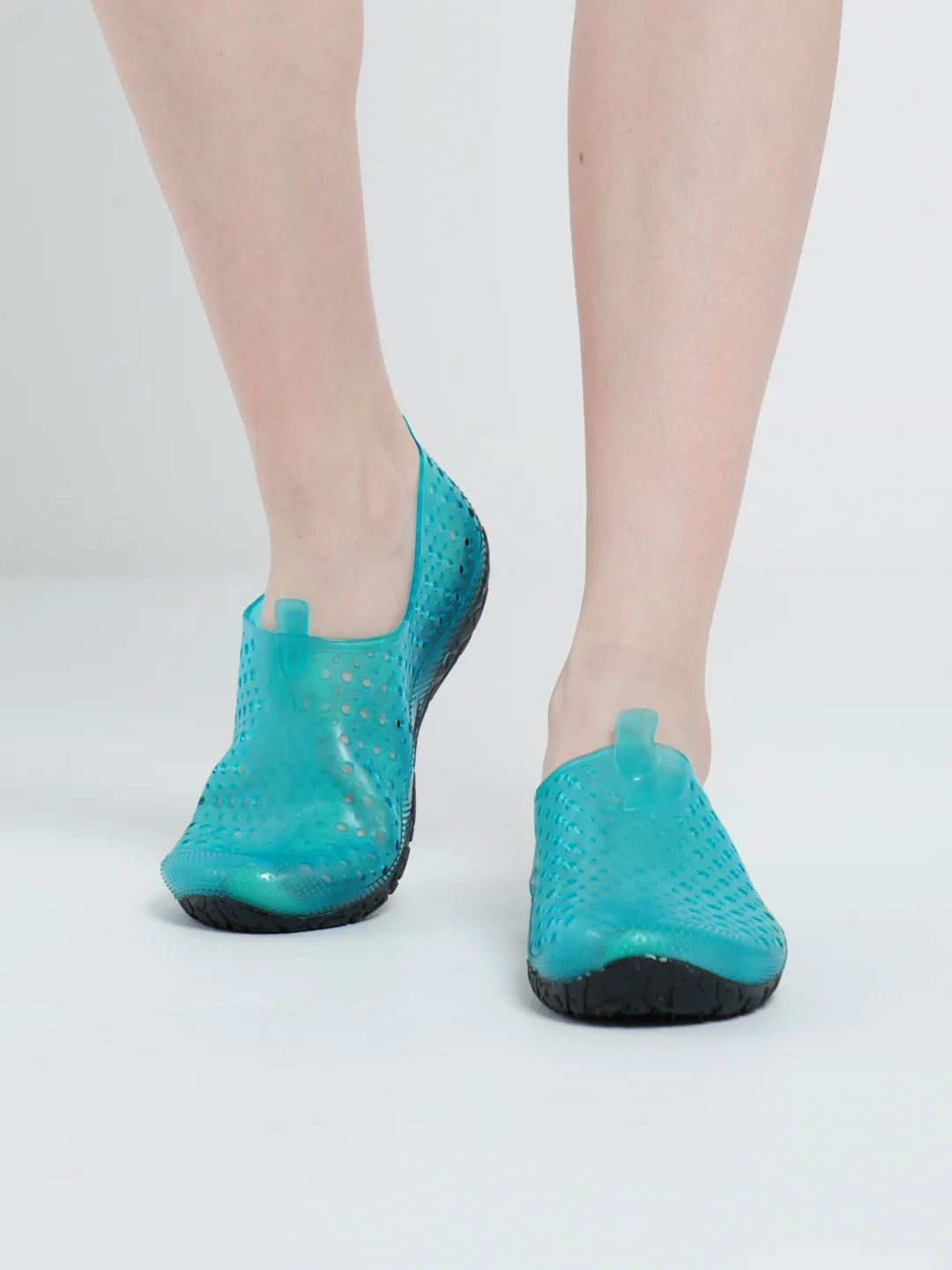 Бирюзовый аквашузы, размеры 35-40