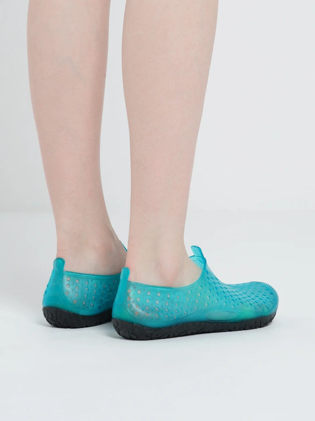 Бирюзовый аквашузы, размеры 35-40
