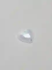Белый полубусины фигурные "Сердце"