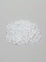 Белый полубусины фигурные "Сердце"