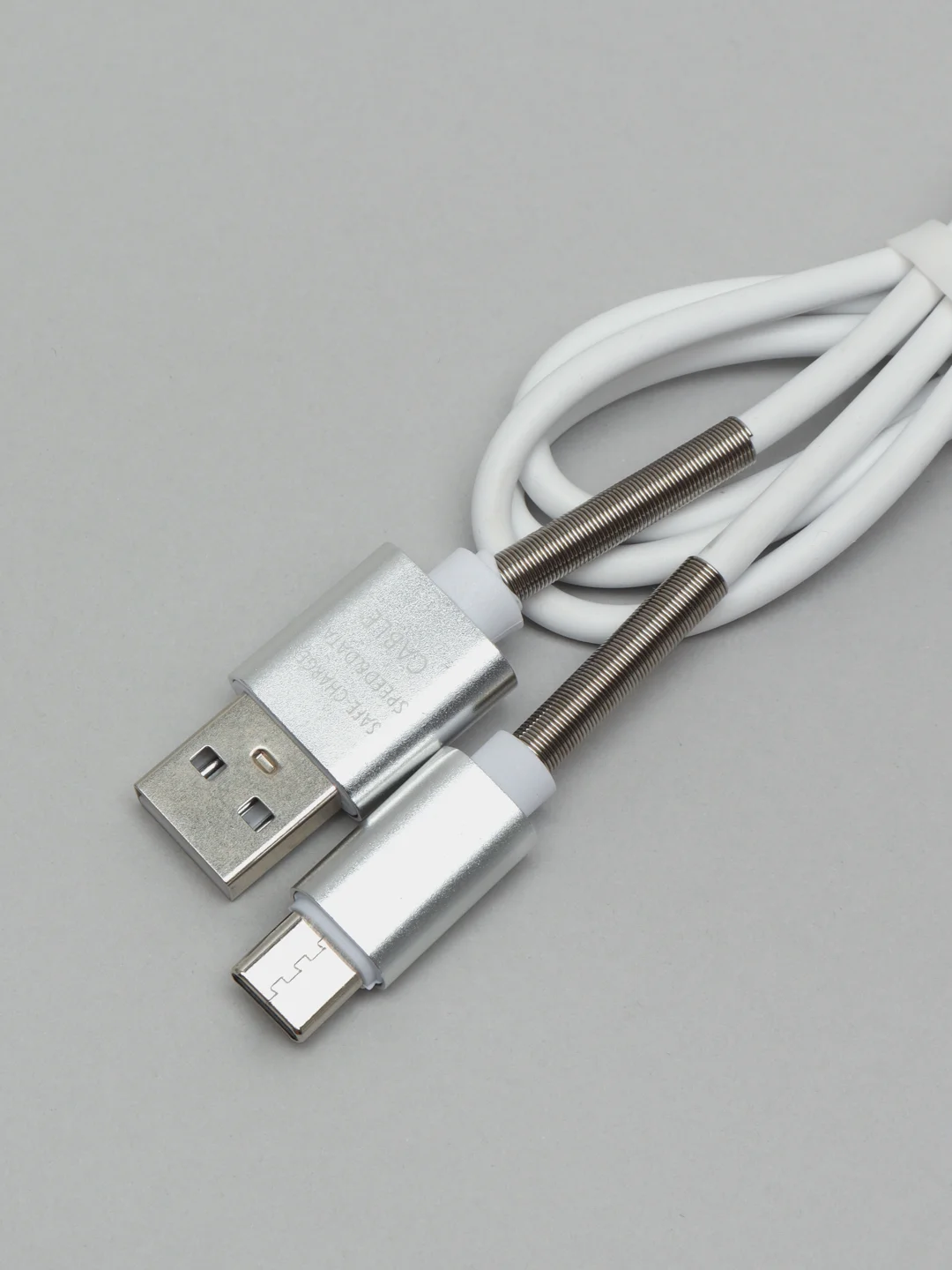 Белый кабель для зарядки Type-C