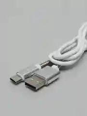 Белый кабель для зарядки Type-C
