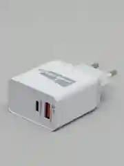 Белый блок питания 3.0A USB+USB-C, PD 20W быстрая зарядка для Apple/Android More Choice NC71S