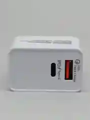 Белый блок питания 3.0A USB+USB-C, PD 20W быстрая зарядка для Apple/Android More Choice NC71S