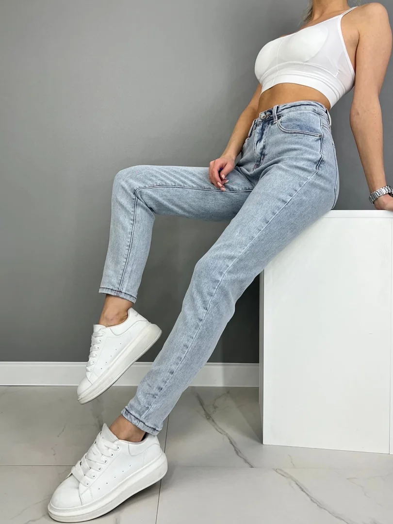 Светло-синий джинсы женские mom fit с высокой посадкой, светло-синие