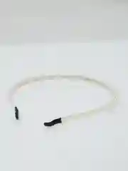Ободок из бусин белый на металлической основе