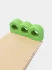 Желтый лук со стрелами деревянный