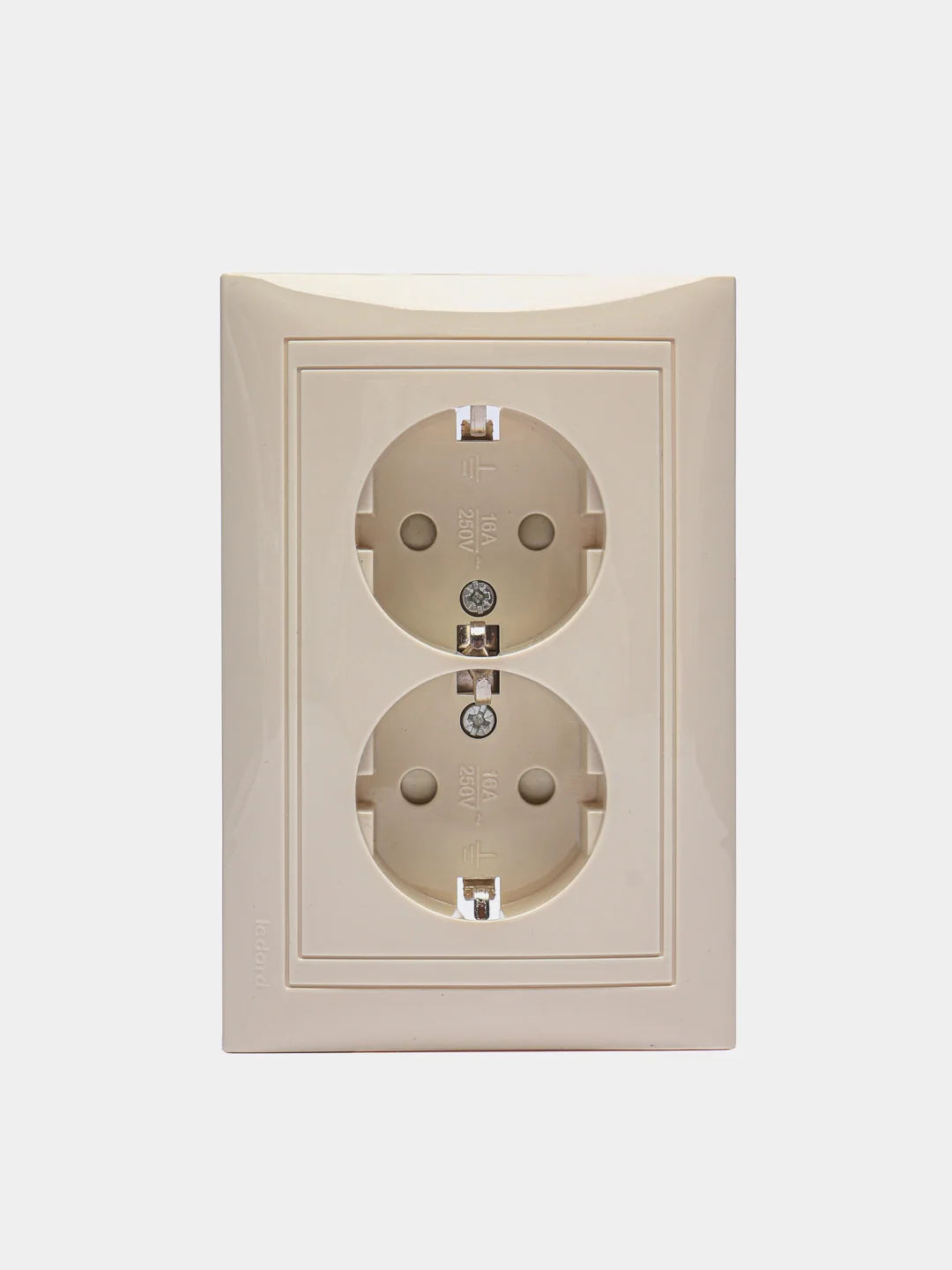 Розетка LEDARD NOVUS PC16-008 с защитными шторками цвет слоновая кость, 2 м, 16 А, 250 В