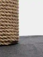 Угольный когтеточка для кошек с игрушкой 30*30*50