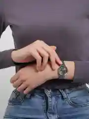 Черный женские наручные кварцевые часы