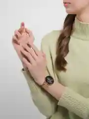 Золотой женские кварцевые часы