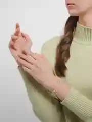Желтый браслет белая нить с буквой / Инициал цветные , Handmade