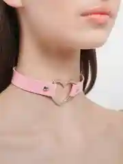 Конфетный чокер с сердечком