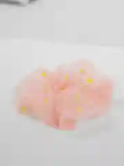 Коралловый меланж резинка для волос с ромашками