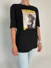Черный футболка с принтом