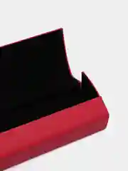 Бежевый футляр для очков