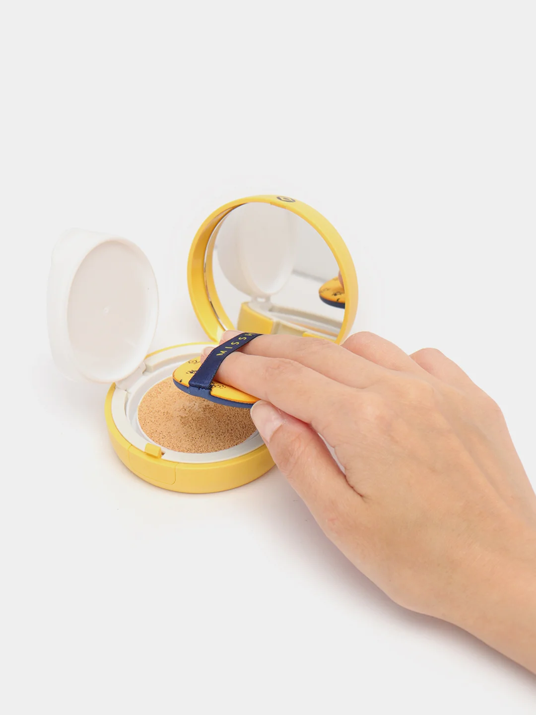 BB-крем основа под макияж тональный крем-кушон для лица Миньон Magic Cushion Cover