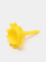Желтый свечи в торт