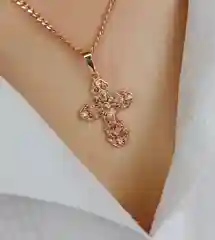 Кораллово-розовый крест на шею