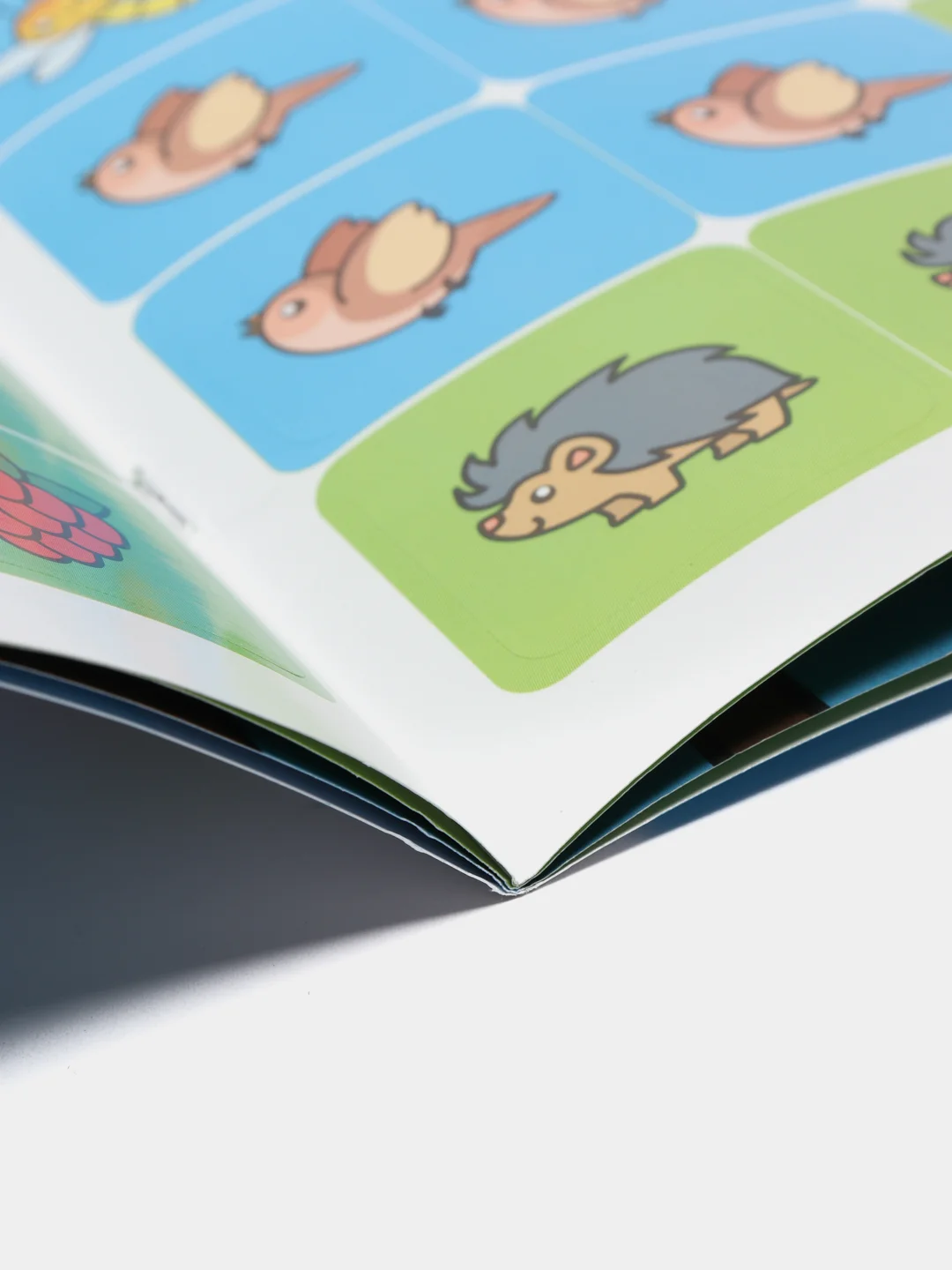 Прыг-скок! В лесу 1+: Книжка с наклейками: Раннее развитие