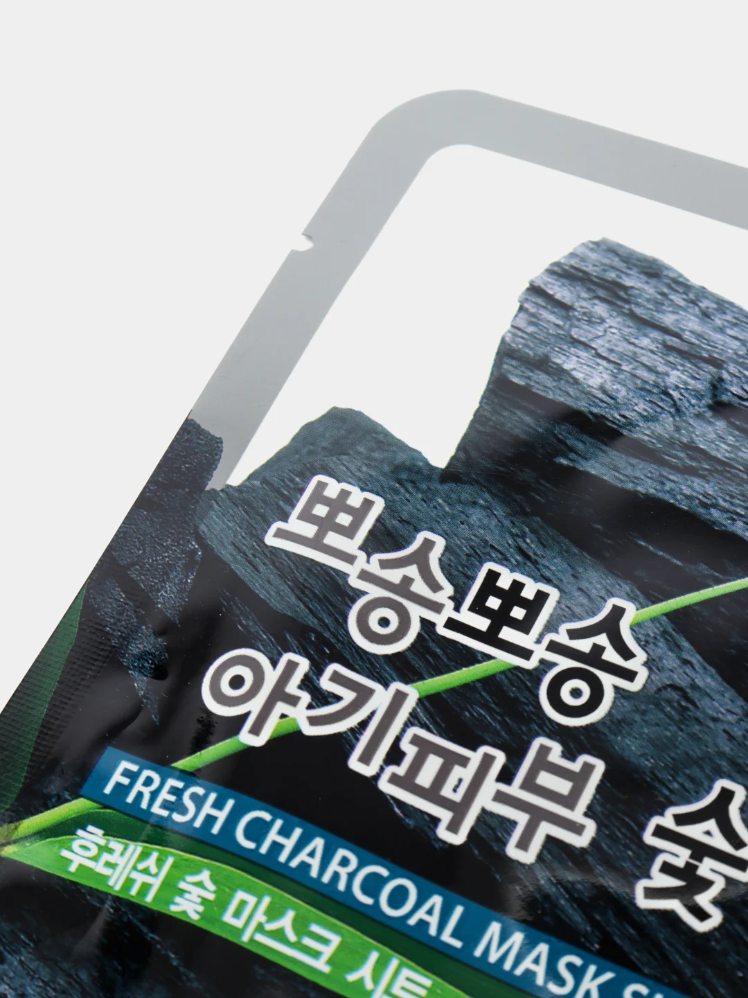 Тканевая маска для лица с древесным углем 3W Clinic Fresh Charcoal Mask Sheet, 23 мл