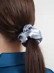 Серый резинки для волос