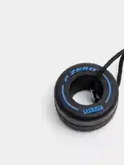 Синий брелок шины Pirelli