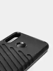 Черный ударопрочный чехол Huawei Y6p