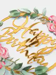 Тёмно-розовый топпер на торт с надписью "Happy Birthday" с цветами