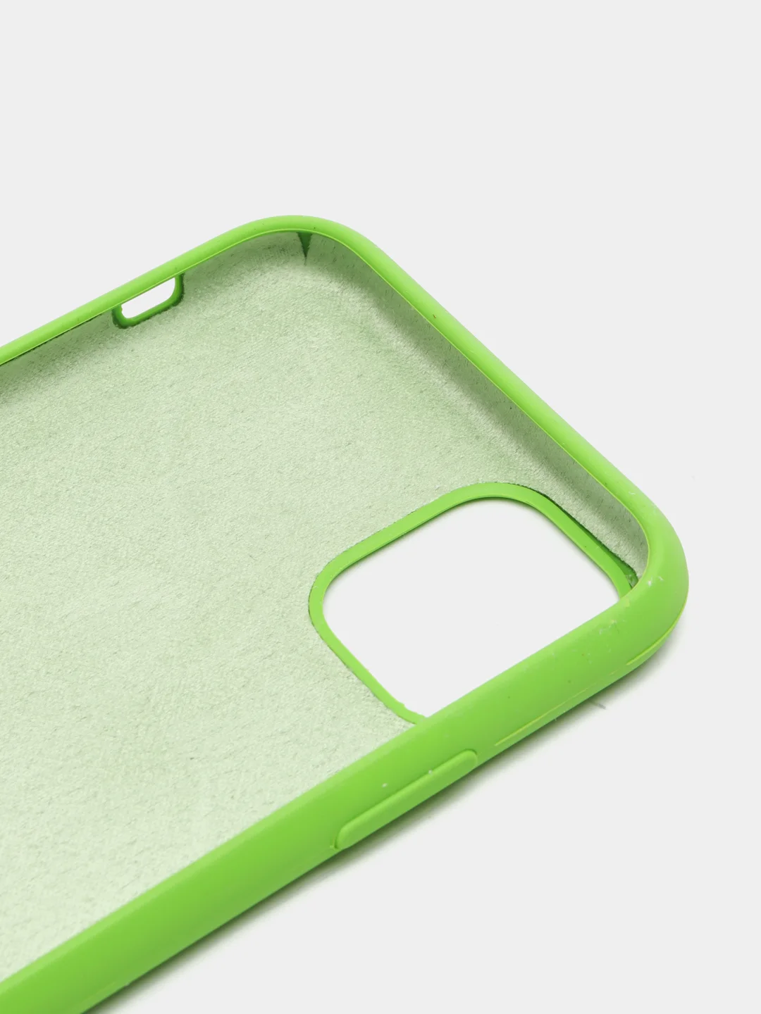 Салатовый чехол Silicone Case для iPhone 11 с закрытым низом