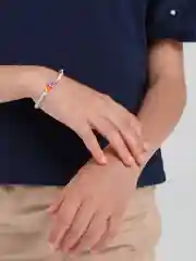 Карамельный браслет белая нить с буквой / Инициал цветные , Handmade