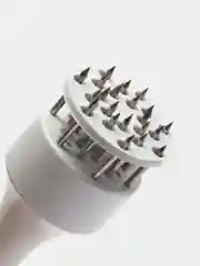 Белый молоток-тендерайзер для отбивания мяса