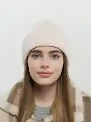 Белый шапка зимняя женская вязанная