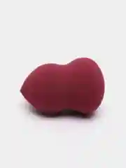 Бордовый спонж для макияжа